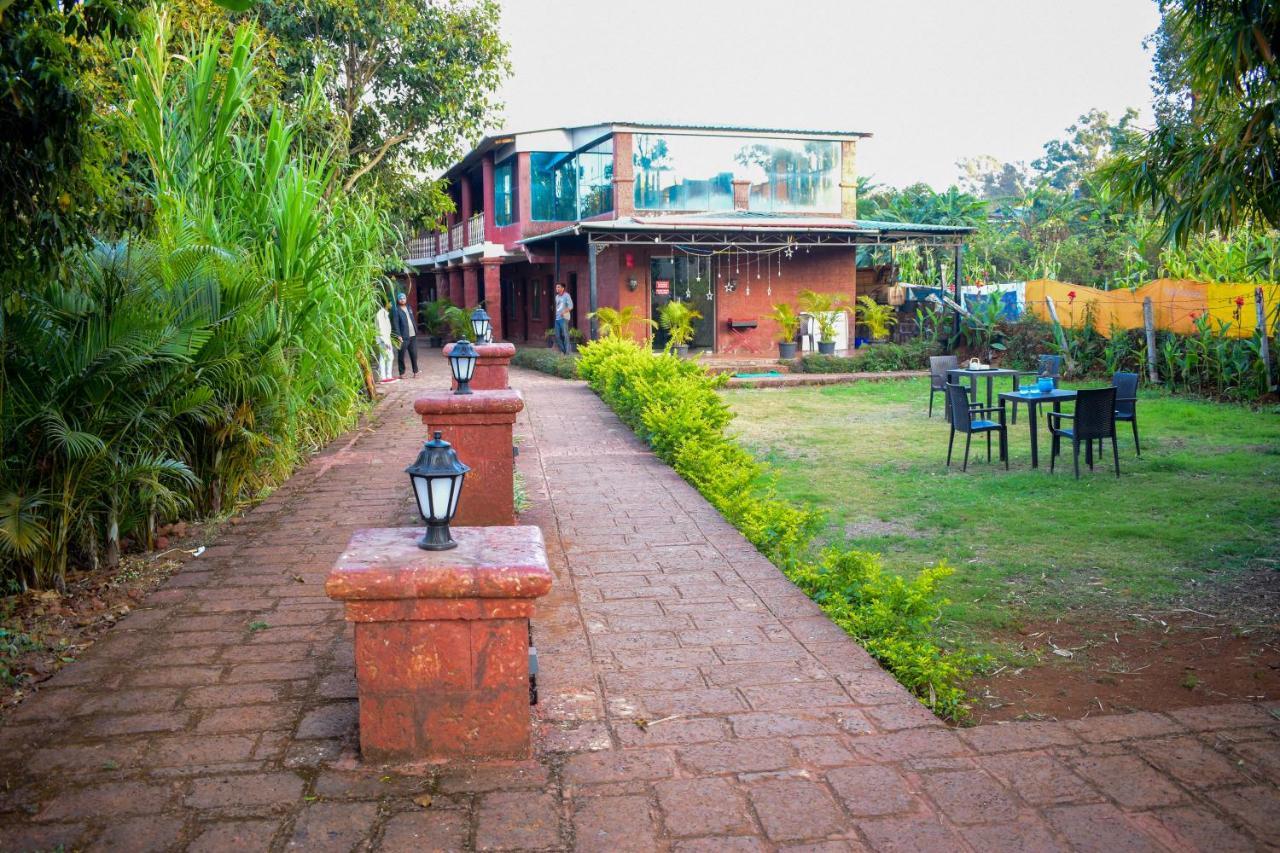Hotel On The Rocks Mahābaleshwar Esterno foto