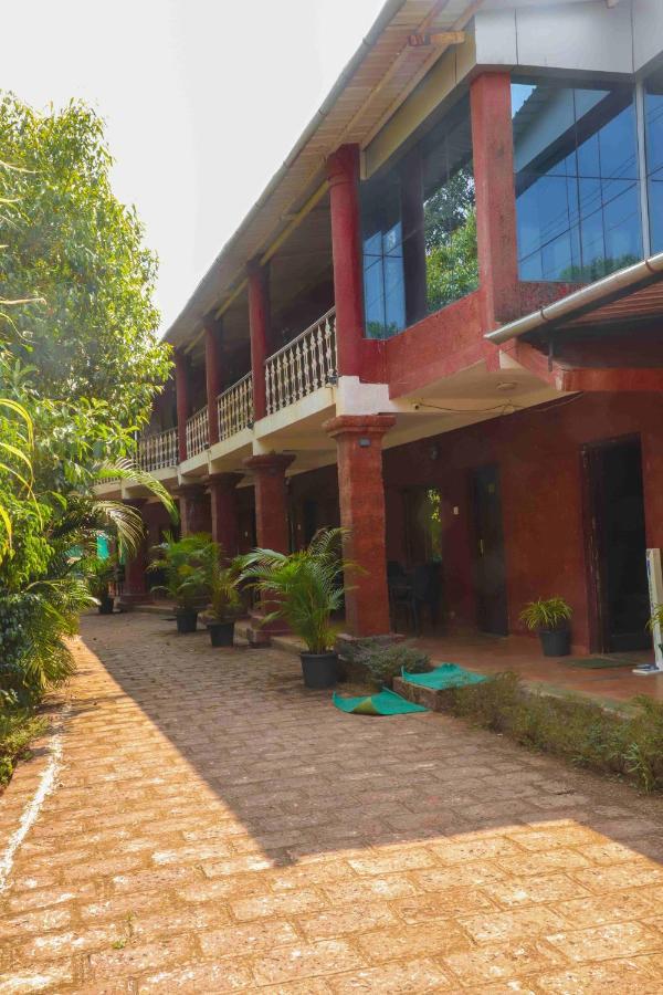 Hotel On The Rocks Mahābaleshwar Esterno foto