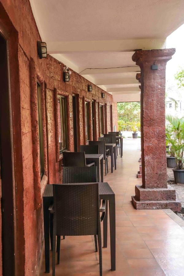 Hotel On The Rocks Mahābaleshwar Esterno foto